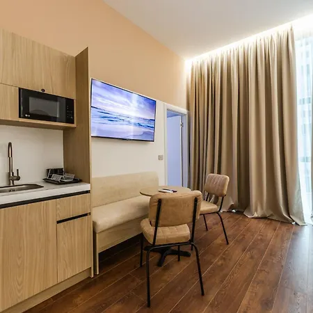 Kingdom Family Apartment's Center * Durrës